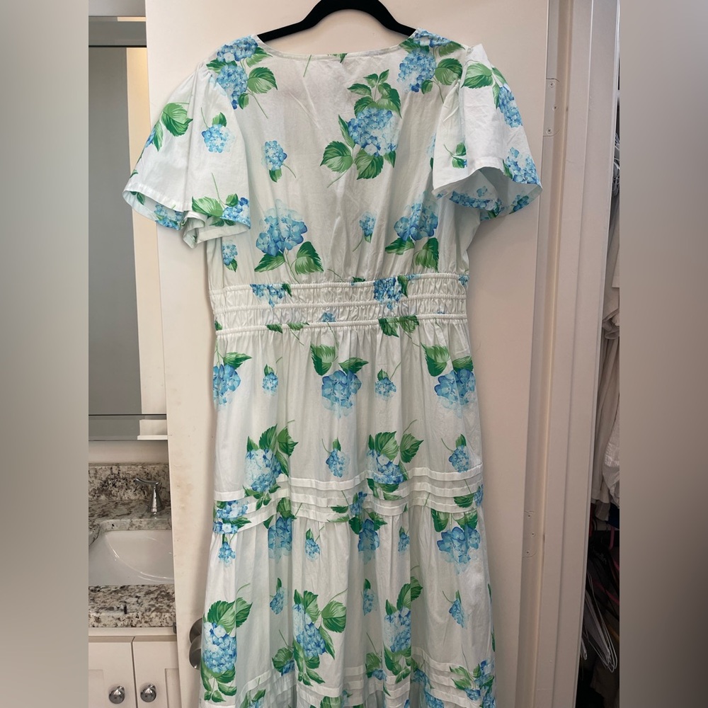 Crown & Ivy Hydrangea Maxi Dress flutter sleeve tiered size Large L - Picture 4 of 6